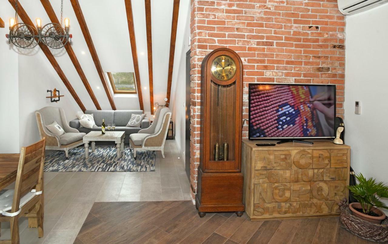 Apartment Holiday In Podstrana Bagian luar foto