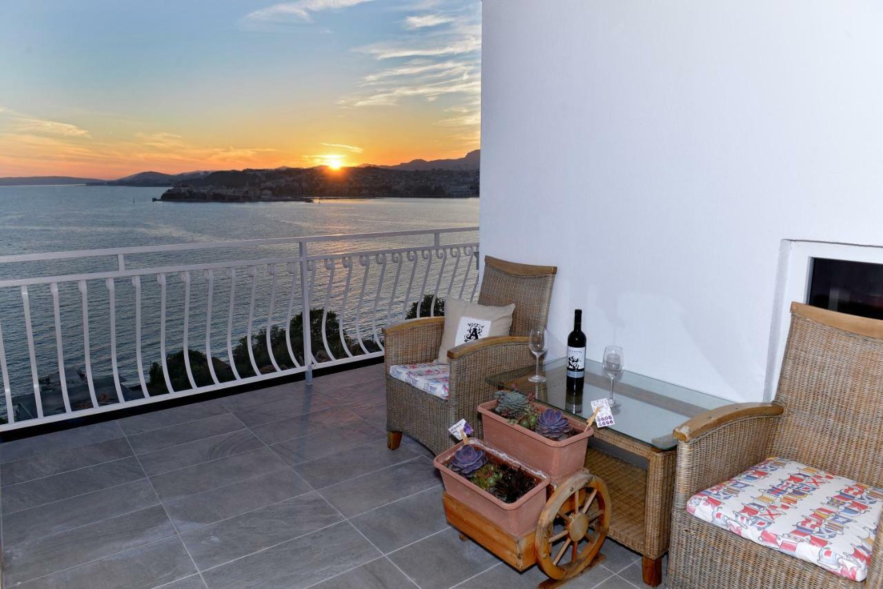 Apartment Holiday In Podstrana Bagian luar foto