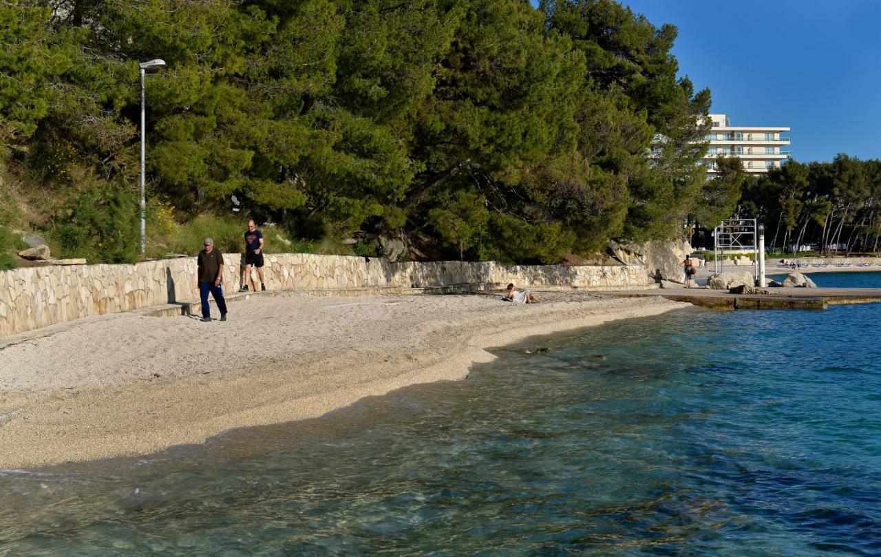 Apartment Holiday In Podstrana Bagian luar foto
